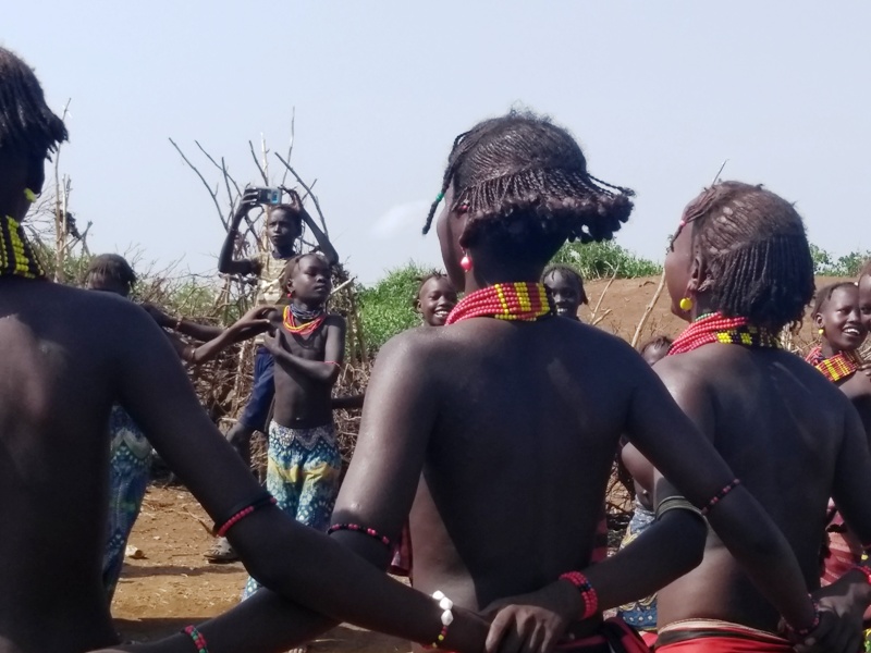 Otras tribus del Omo; Dassanech y Banna