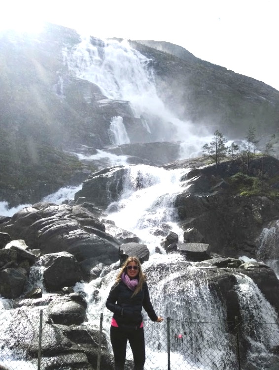 Ruta de las cascadas del Fiordo Akra