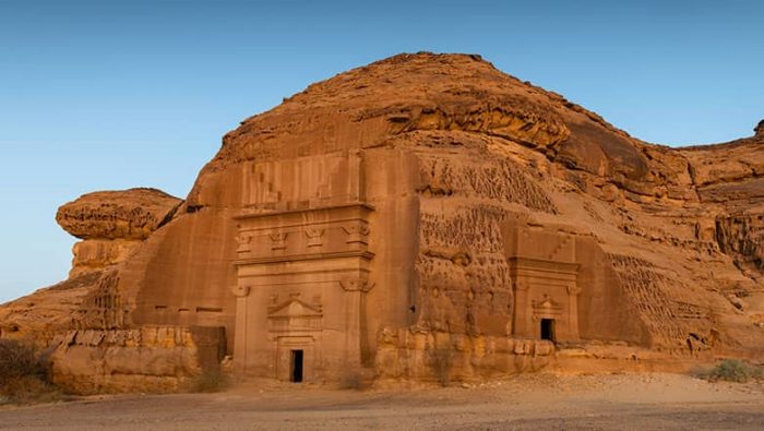 Ruinas nabateas de Hegra en Arabia Saudita