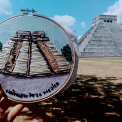 La pirámide de Chichen Itzá bordada a mano